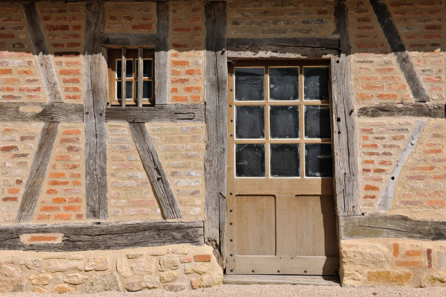 Maisons Bressanes, Moulins, Tuilerie