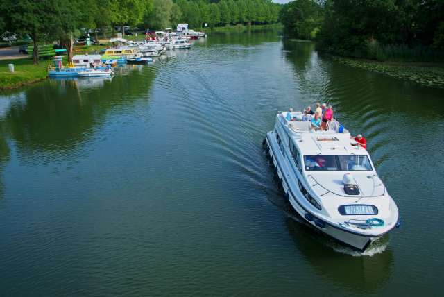 Boote und Kreuzfahrten