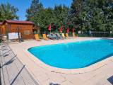 La piscine de 6x13m du camping Bijou du Doubs