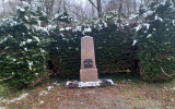 La stèle rappelant la crash du 8 novembre 1941 - Lieu n°39