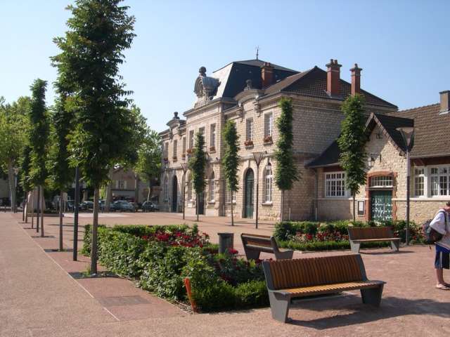 Place de la mairie - Saint Germain du Plain