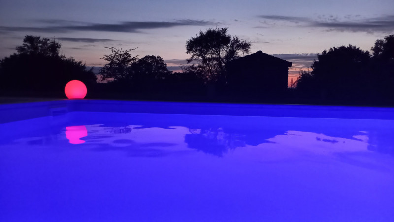 Piscine dans la douceur d'une nuit d'été - 1