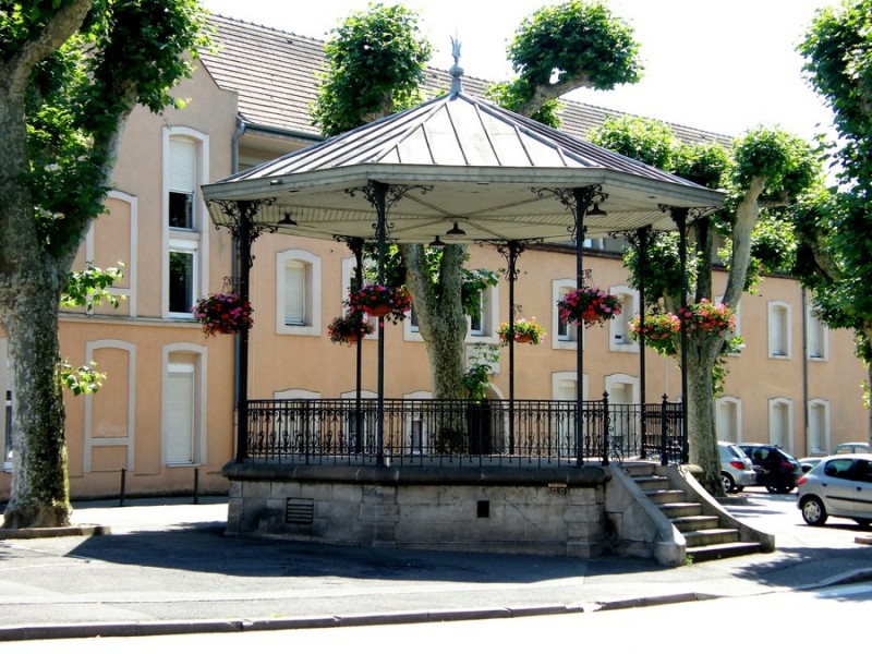 kiosque-ville-de-louhans-chateaurenaud-194409