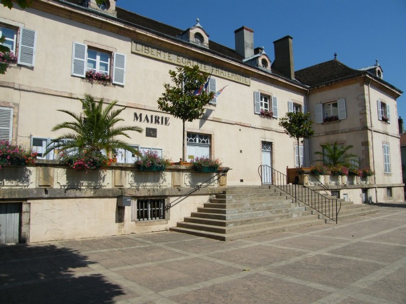 mairie-2-ville-de-louhans-chateaurenaud-194415