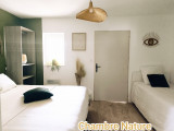 Chambre 1 Lit 160 x 200 et lit 90 x 200. Placard penderie - © Propriétaire Aline Buchaillard Chambre 1 Lit 160 x 200 et lit 90 x 200. Placard penderie