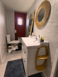 Sale de bain/douche et WC - © Propriétaire Aline Buchaillard Sale de bain/douche et WC