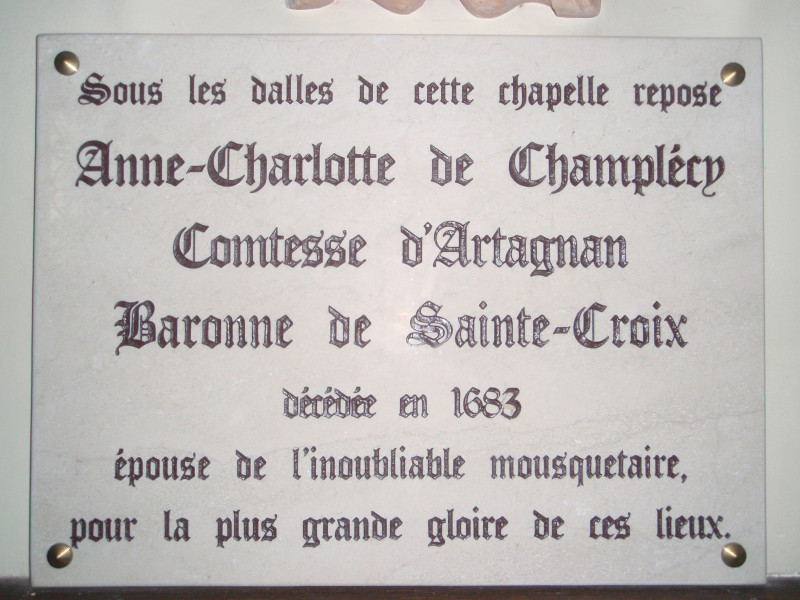 Plaque dans l'église - Sainte-Croix-en-Bresse
