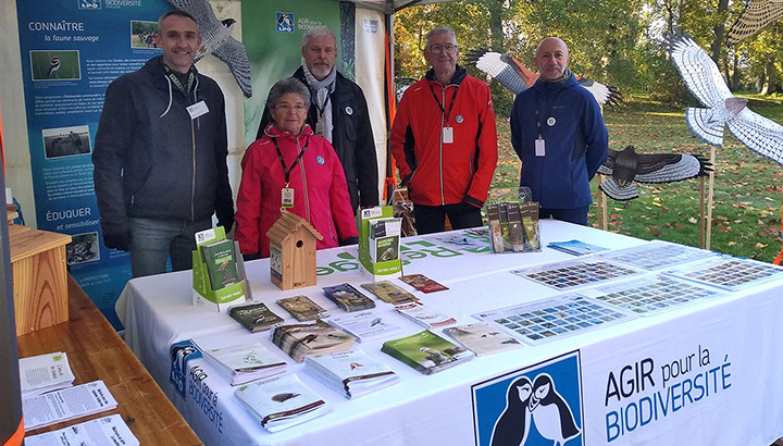 Tenue de stand LPO © LPO BFC - 71 (miniature 720x410)
